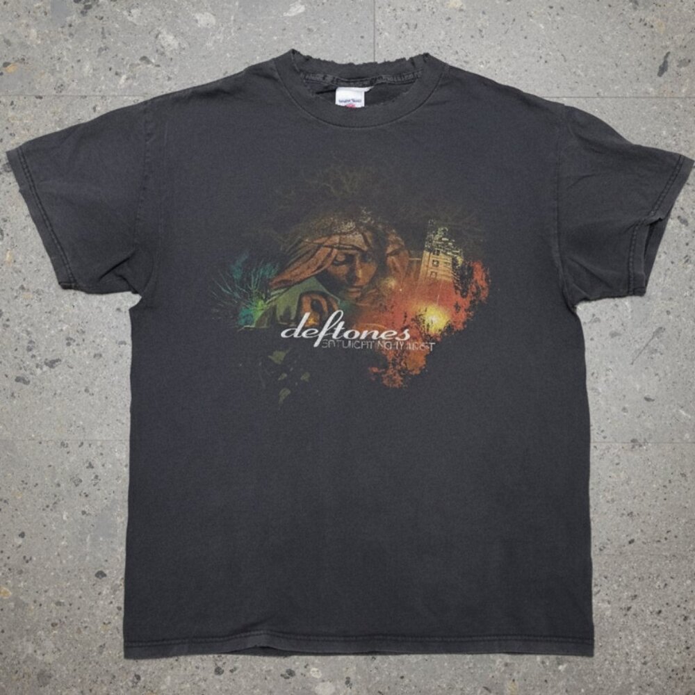 Deftones Vintage Faded Graphic Band Tee 🎸